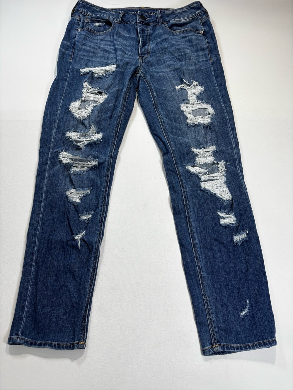 American Eagle Outfitters Ripped Straight Leg Jeans Tom Girl Style